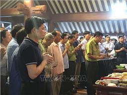 Dâng hương tưởng nhớ và tri ân Chủ tịch Hồ Chí Minh